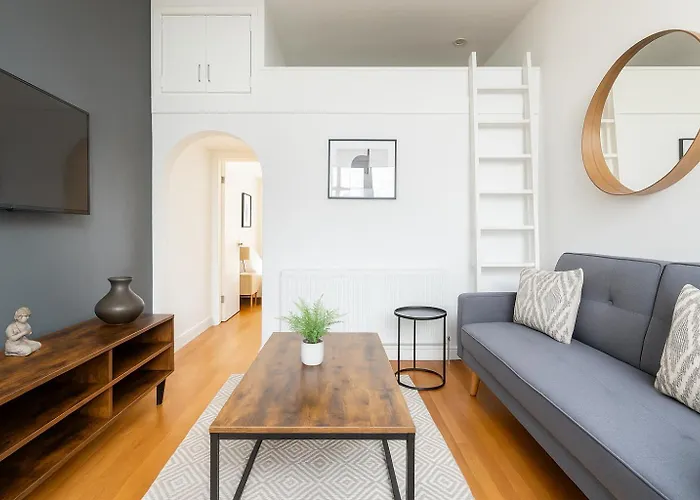 Modern 2 Bed Flat In Primrose Hill