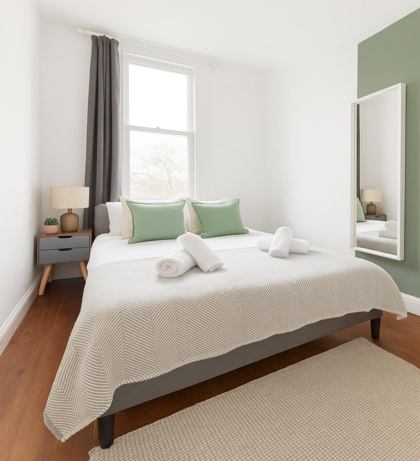 Modern 2 Bed Flat In Primrose Hill *